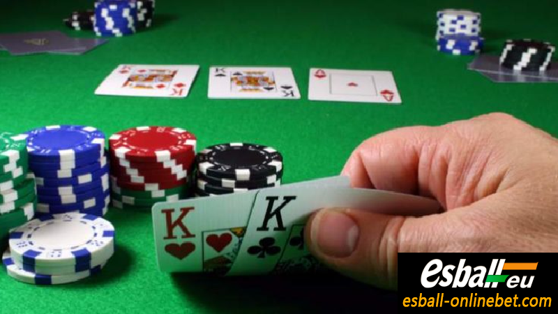 Texas Hold’em Tournament Strategy 1: Your blinds will get robbed if you pick cards to play!