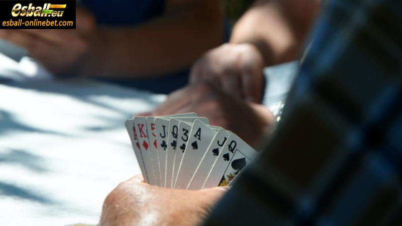 How Picking Unwanted Cards Can Change an Online Rummy Game